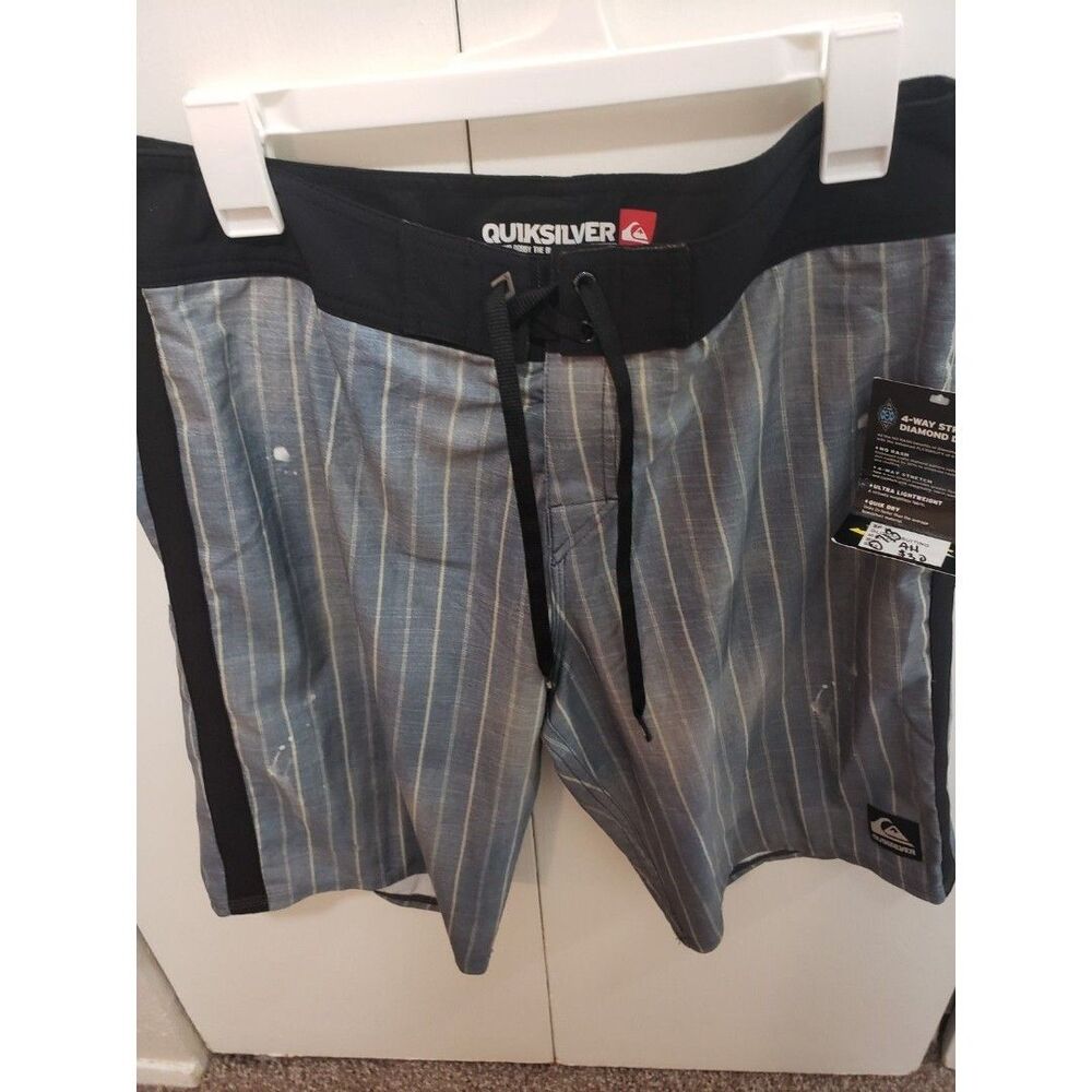 Mens Quiksilver Swim "4-Way Stretch Shorts," Navy Size 32 RARE SAMPLE ITEM New
